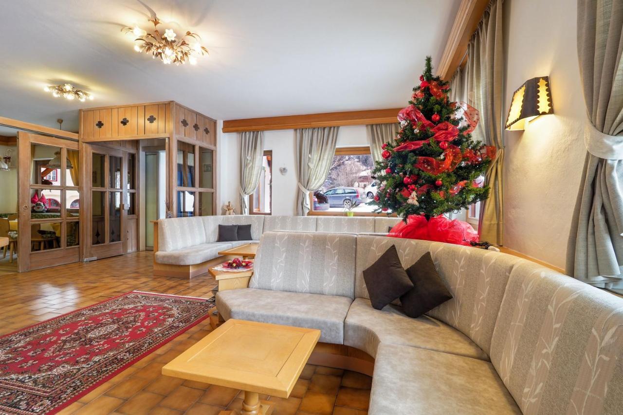 Cesa Edelweiss Living & Spa Campitello di Fassa Chambre photo